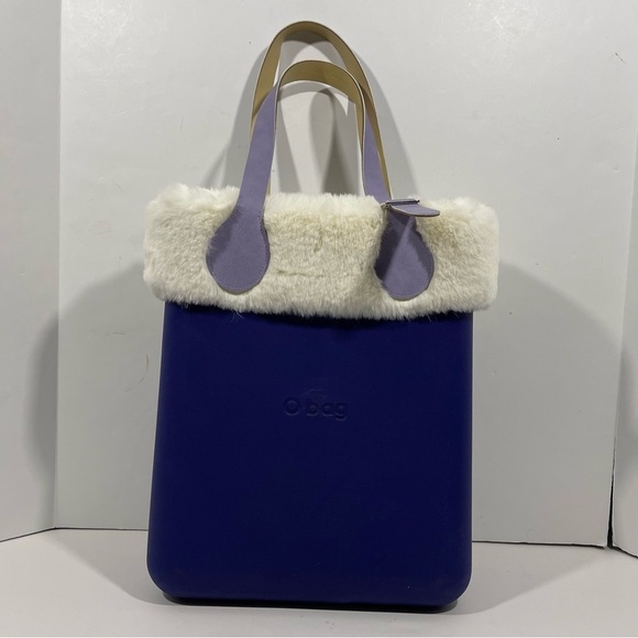 O Bag Purple Rubber Tote with Ivory Faux Fur Trim - Picture 4 of 12